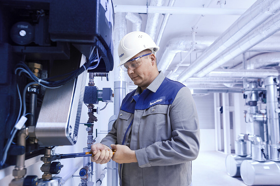 [Translate to Slovak:] Leadec employee technical facility management